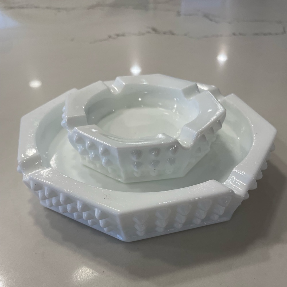 Pair of milk glass hobnail vintage ashtrays.